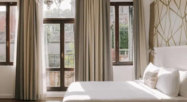 Трёхместный номер Superior Отель IH Hotels Venezia Salute Palace
