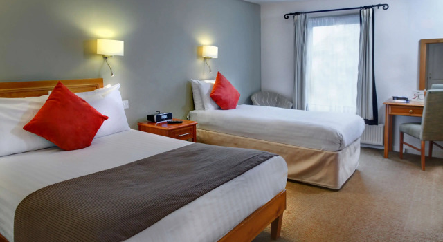 Трёхместный номер Standard Best Western The Rose & Crown Hotel