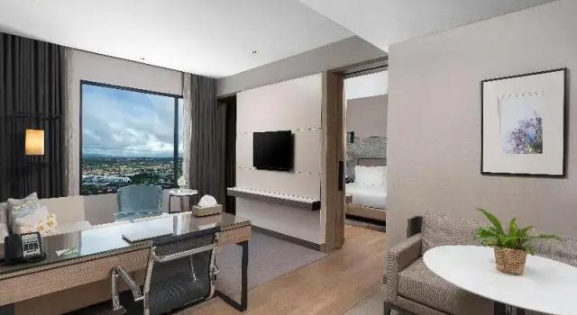 Люкс с видом на горы Holiday Inn & Suites Rayong City Centre by IHG