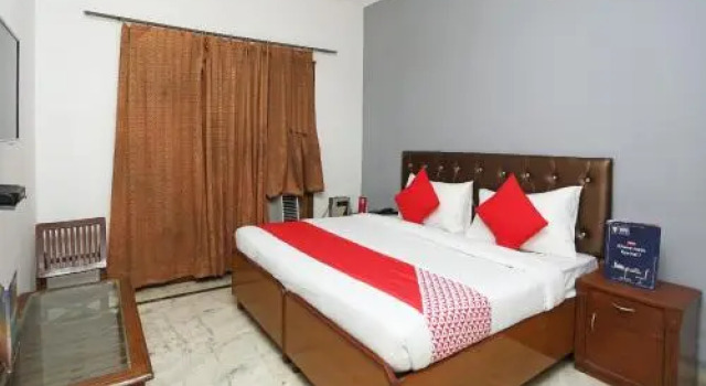 OYO 27683 Yash Residency