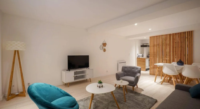 Modern flat in historic center by GuestReady, Rezerwuj Hotel Bordeaux City-Centre 