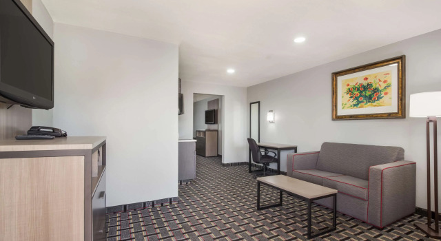 Двухместный люкс Knights Inn and Suites Salem
