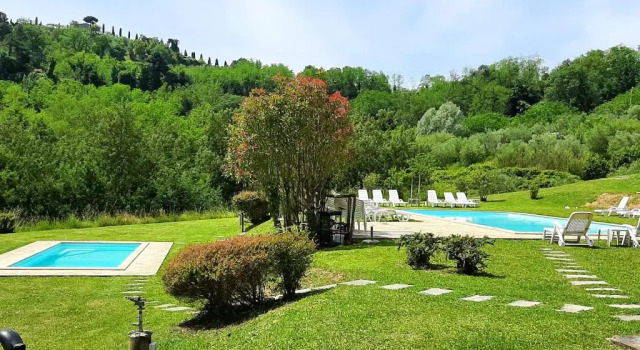 2 bedrooms appartement with shared pool furnished garden and wifi at Montecarlo, Book Apartment Hotels in Montecarlo with a Pool, Swimming Pool