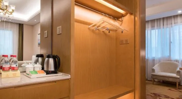 Люкс Superior Hangzhou Huachen Holiday Hotel
