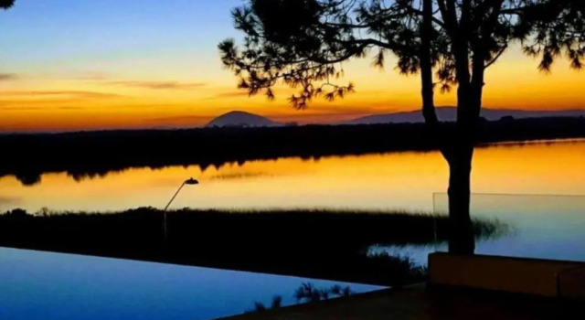 Вилла Espectacular casa con piscina y vistas únicas a Bosque y Laguna a metros de canchas de Tenis y Golf