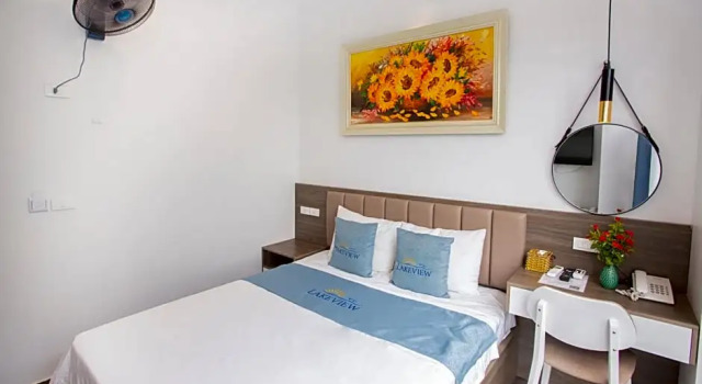 Номер Superior Lake View Hotel