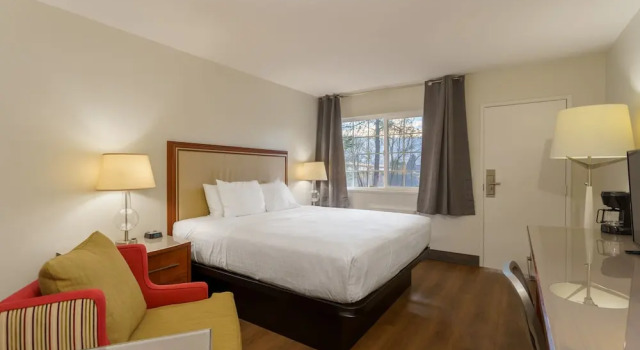 Двухместный номер Standard с видом на реку Riverfront Inn Roseburg
