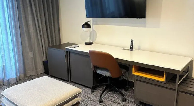 Четырёхместный номер Standard Courtyard by Marriott Fargo Moorhead, MN