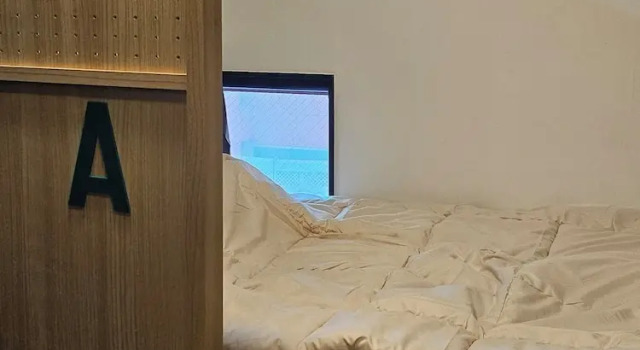 Кровать в общем номере (мужской номер) Travel Light Hostel