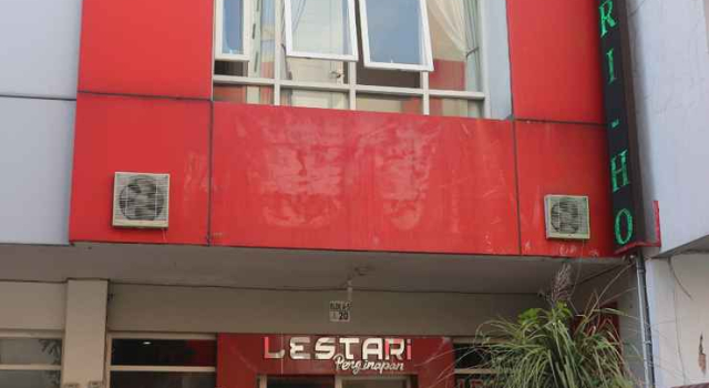 Lestari Homestay, Prenota Hotel Gresik East Java