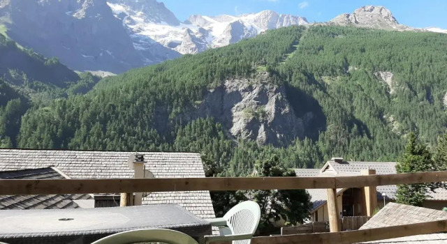 Апартаменты Mountain Lodge in Alps-chez Philippe, Panoramic-Village, Renting, view over Glaciers