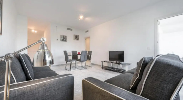 Апартаменты Deluxe Beach Front apartment in Puerto Banus