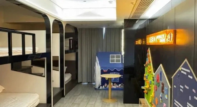 Капсула Binjiang International Hotel