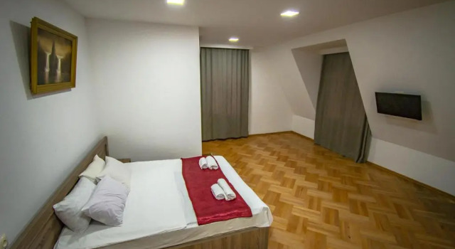 NaNas Guesthouse, Забронировать Отель Недорогие отели Батуми, рядом с Фонтан Нептуна, недорого