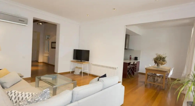 Apartamento de Tres Habitaciones con Terraza 21B, Забронировать Апартаменты/квартира Барселона провинция Барселона, рядом с Приход Св. Августина
