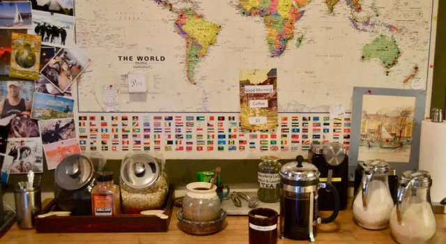 Студия Eugene Whiteaker International Hostel