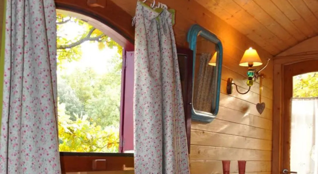 La roulotte Chic et Boheme
