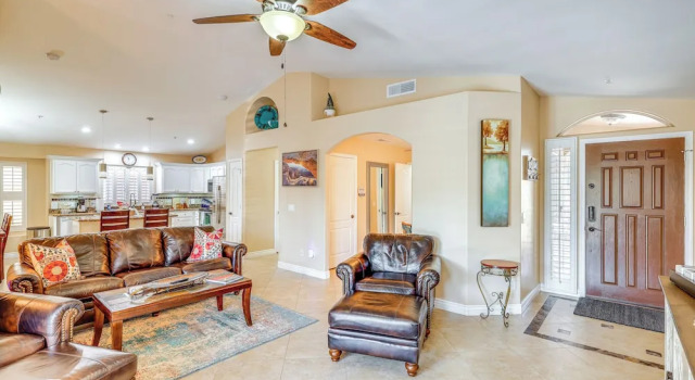 2 Mi to Westworld: Scottsdale Home w/ Heated Pool, Забронировать Дом для отпуска Отели Скотсдейл с парковкой, Парковка