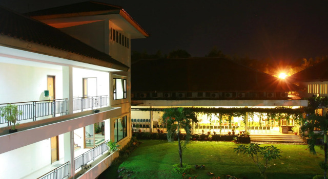 GDW Hotel & Cottage, Book Hotel Sukaraja West Java