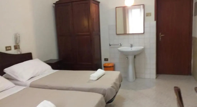 Трёхместный номер Standard Hotel Vittorio Veneto Napoli