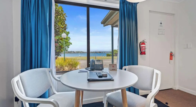 Номер Economy Comfort Inn The Pier