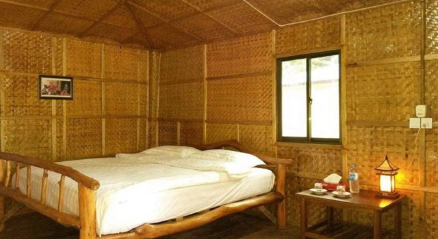 Soe Ko Ko Beach House & Restaurant, Varaa Hotelli Ngwe Saung Myanmar