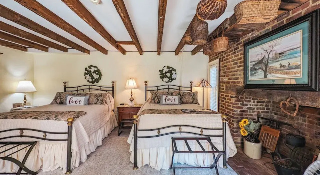 The Richard Johnston Inn & 1890 Caroline House, Забронировать Отель «постель и завтрак» Отели в центре Фредериксберг, в центре