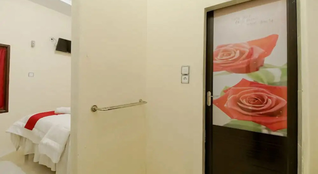 Двухместный номер Standard RedDoorz near Tahura Berastagi