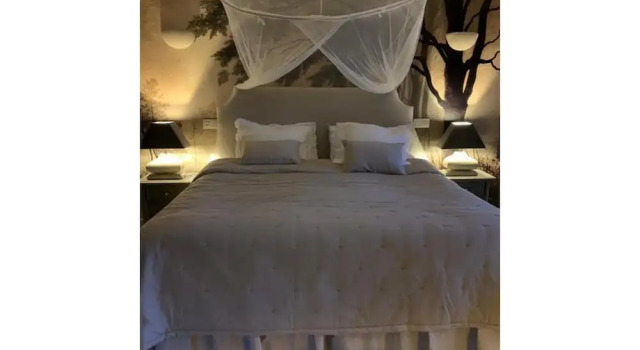 Private Bedroom in a Luxurious Villa, Budens, Reserva ahora Villa Hoteles en Algarve con aparcamiento, Aparcamiento