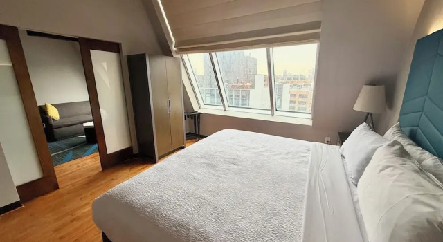 Двухместный люкс Four Points by Sheraton Manhattan SoHo Village