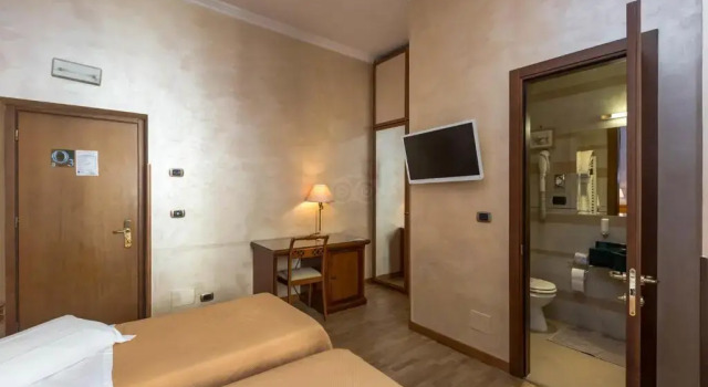 Standard Dreier Zimmer Hotel Kent