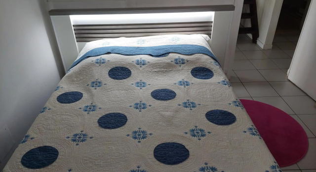 Maison Jean, Varaa Hotelli Hotellit Grande-Terre uima-altaalla, Uima-allas