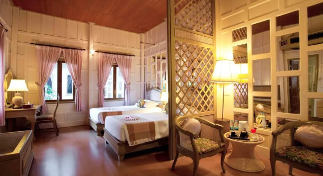 Коттедж с 4 комнатами Methavalai Hotel