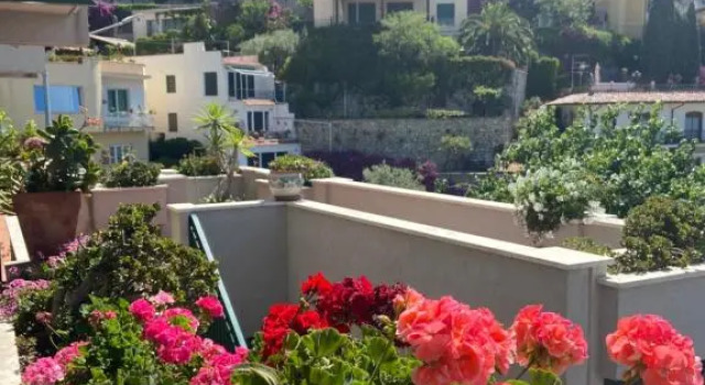 Villa Centaurea Apartment with private parking, Забронировать Апартаменты/квартира Апартаменты Таормина, рядом с Ancient Theatre of Taormina, Апартаменты/квартира