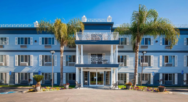 Номер Standard Best Western Colonial Inn