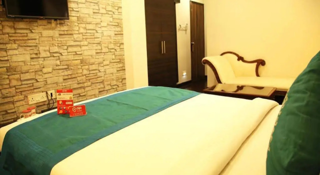OYO 2434 near Ruby Hospital, Boek Hotel Hotels in Jādabpur met parkeren, Parkeren