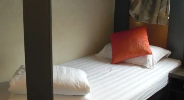 Семейный номер Standard Empire Commercial Hotel