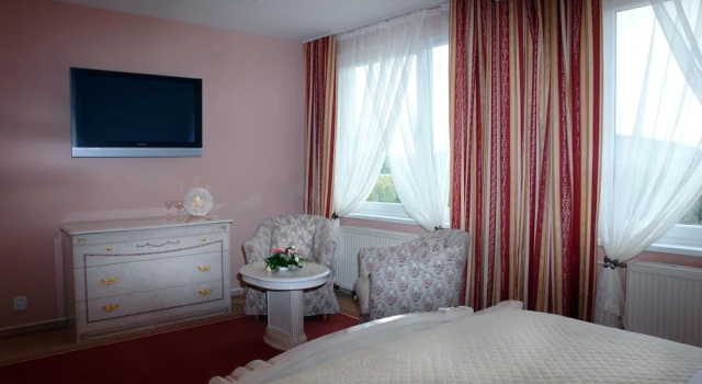 Четырёхместный номер Classic Hotel Bila Ruze
