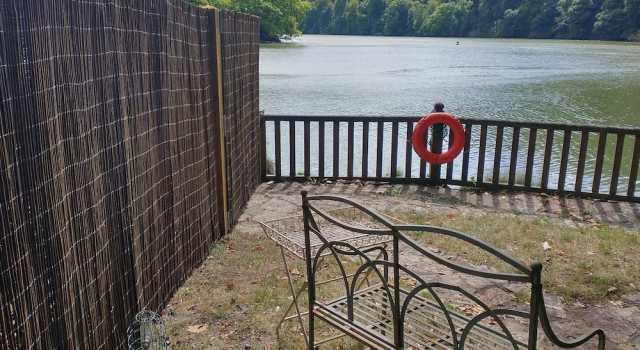 Коттедж The Sharpham Boat House