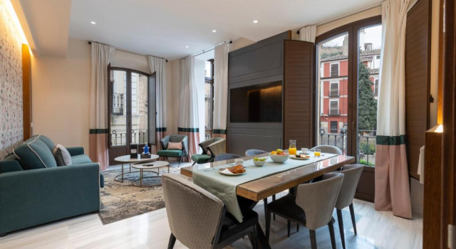 Апартаменты BiBo Suites Real Chancilleria