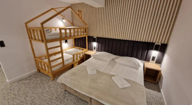 Dom Wczasowy Śnieżynka, Book Hotel Hoteller i Silesia med parkering, Parkering