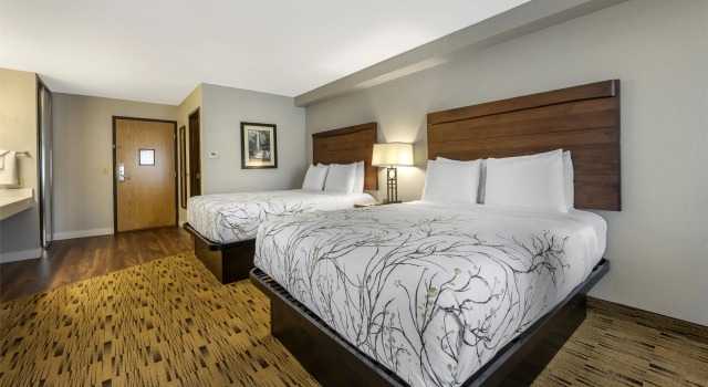 Четырёхместный номер Standard Best Western Plus Columbia River Inn