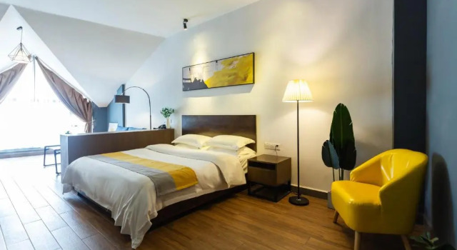 Двухместный номер Deluxe Comma Travel International Youth Hotel