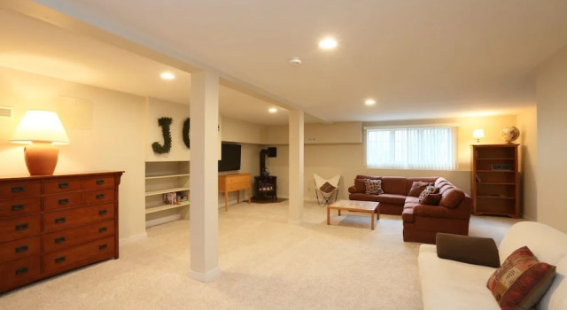 Upscale 3BR Topnotch Overlook, Varaa Lomakoti Hotellit New England uima-altaalla, Uima-allas