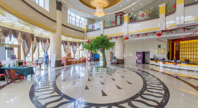 Xunhao International Hotel, Book Hotel Hoteller i Altay med parkering, Parkering