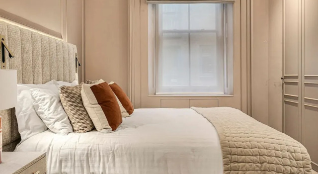 Ultra Luxury Holland Park Home - Central AC