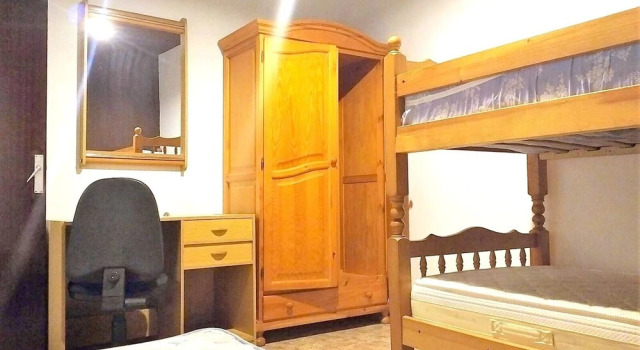 House With 4 Bedrooms in Reus, With Wonderful Mountain View, Private P, Book Hotel Hoteller i Reus med parkering, Parkering