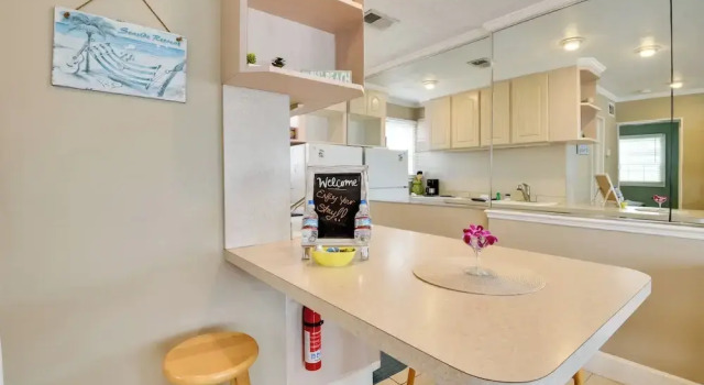 Cozy Ormond Beach Bungalow: Steps to the Sand, Забронировать Дом для отпуска Коттеджи Ормонд-Бич, Коттедж