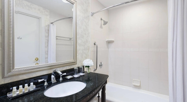 Двухместный номер Standard The Atterbury Hotel, Autograph Collection