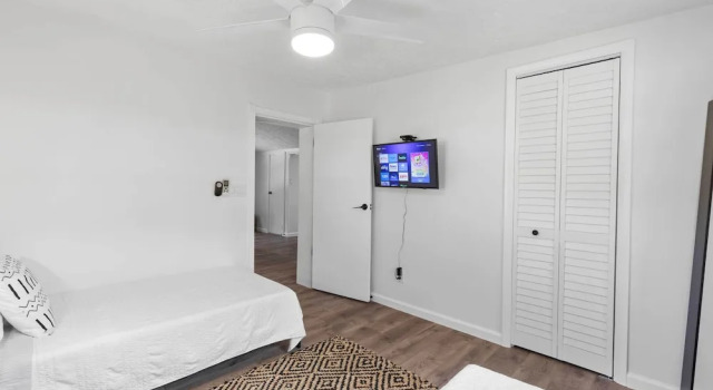 4 Mi to Dtwn Jensen Beach Cottage, Buchen Sie Ferienhaus Jensen Beach Florida
